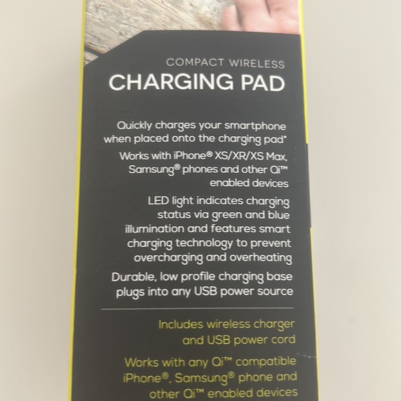 New in box compact wireless charging pad - Picture 3 of 4